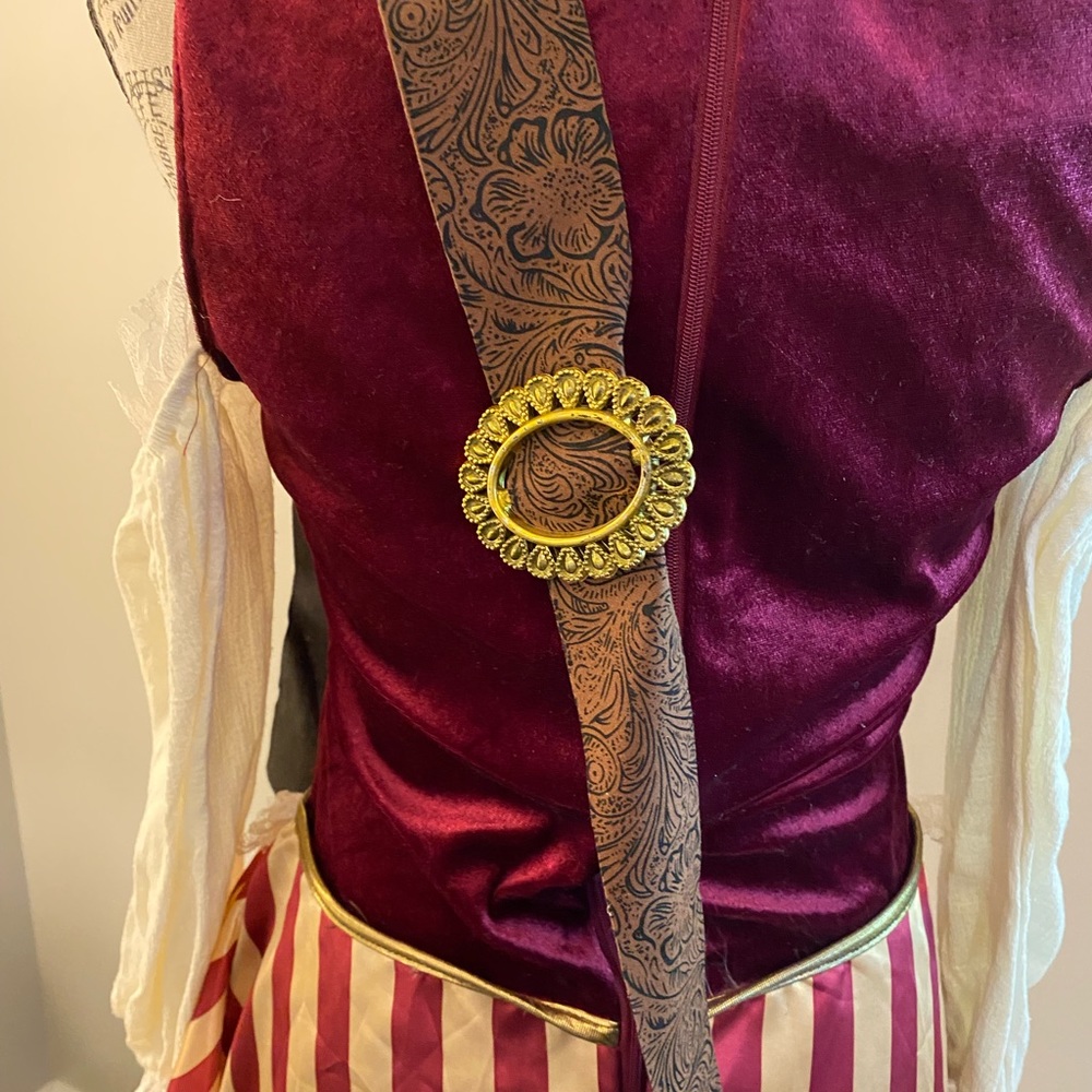 Pirate Wench Costume - M - Picture 3 of 6